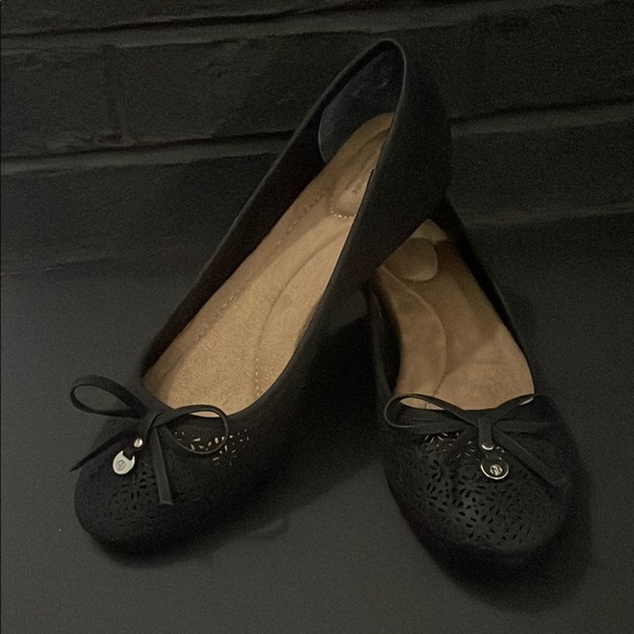 Giani Bernini Women’s Memory Foam Flats Size 10 - Picture 1 of 6